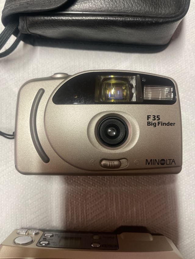 Fotocamere Minolta F35 e Nikon Zoom 90 AF