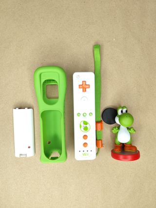 Mando Wii Edición Limitada Yoshi + Amiibo