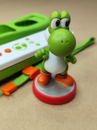 Mando Wii Edición Limitada Yoshi + Amiibo