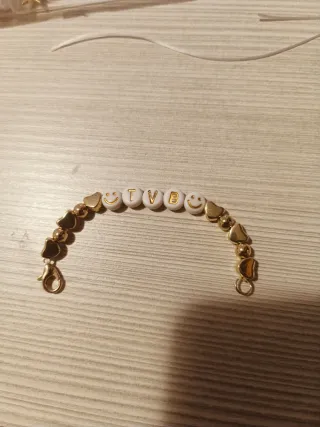 Braccialetto con lettere e cuori