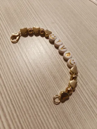 Braccialetto con lettere e cuori