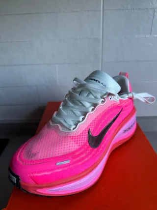 Nike Vomero Plus Mujer Rosa