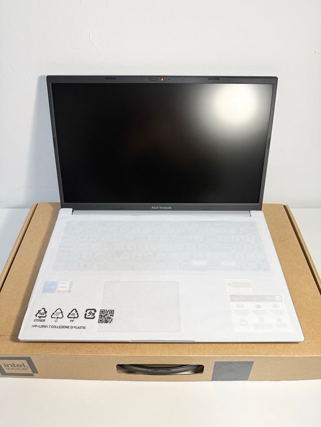 Portátil Asus Vivobook 15 Nuevo 3 Años de Garantía