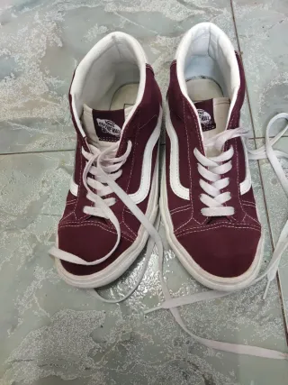 Zapatillas Vans Rojas y Blancas