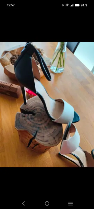 Sandalias Tacón Zara Negras y Blancas