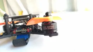 Dron FPV 3"