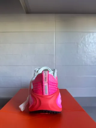 Nike Vomero Plus Rosa/Rojo