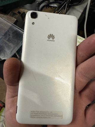 2 Huawei smartphone