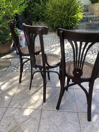 Sillas Tonet de madera con asiento de rejilla