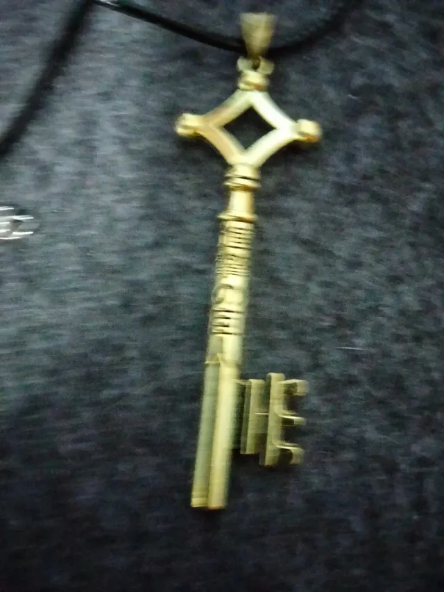 Colgante Attack on Titan Llave Eren