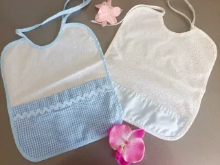 Lote de 2 baberos para bebé