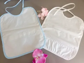 Lote de 2 baberos para bebé
