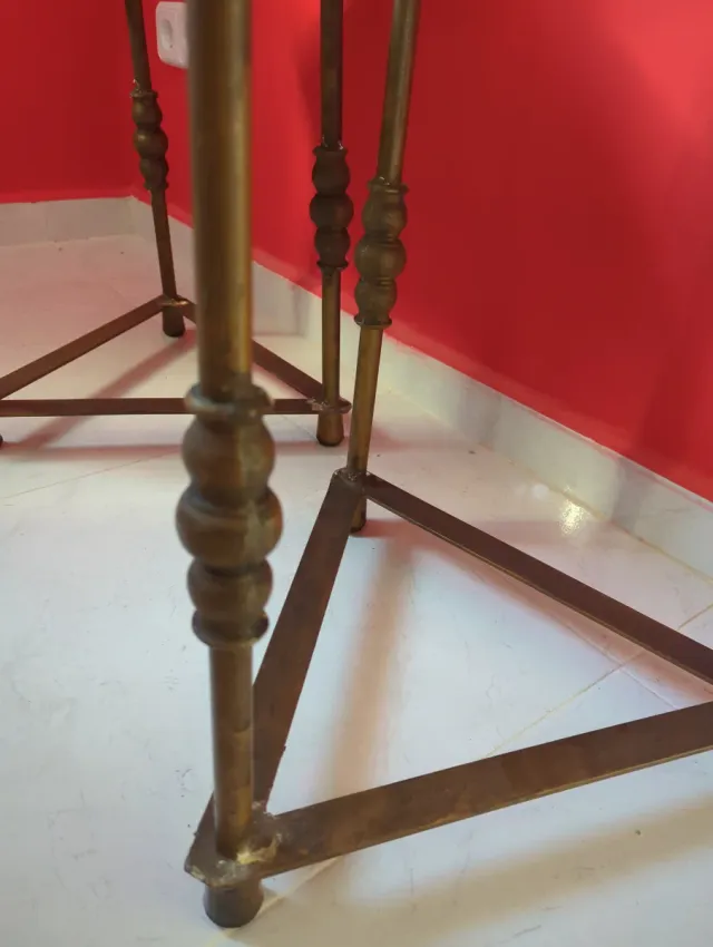 2 Mesitas Hexagonales Cristal y Madera