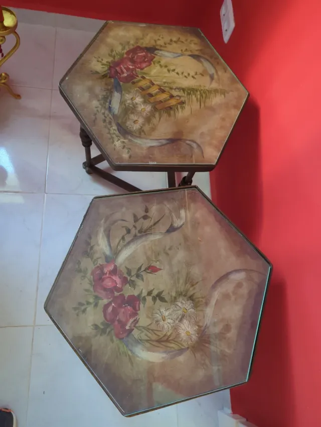 2 Mesitas Hexagonales Cristal y Madera