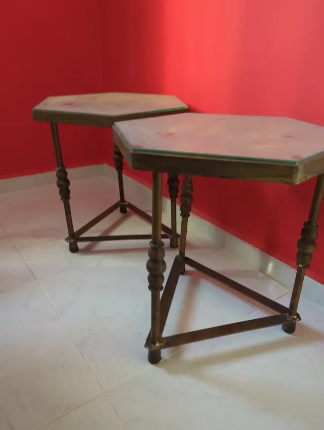 2 Mesitas Hexagonales Cristal y Madera
