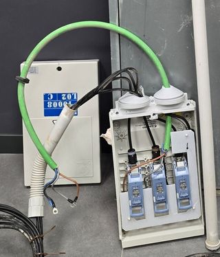 Caja CGP-7-160/BUC + Contador Trifásico