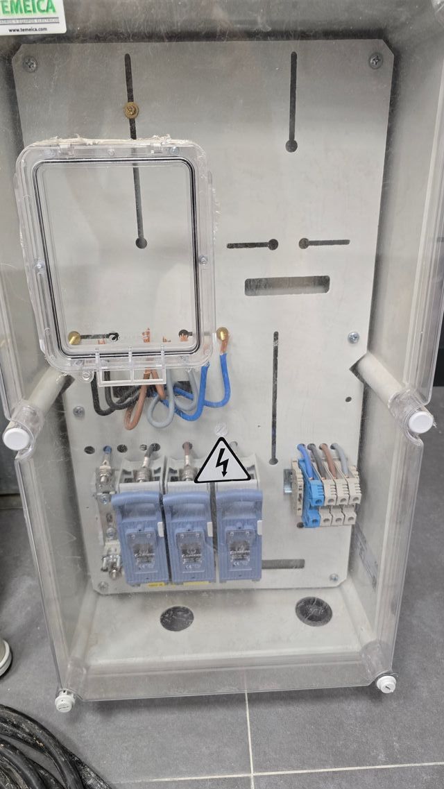 Caja CGP-7-160/BUC + Contador Trifásico