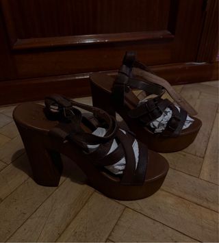 Sandalias de tacón alto