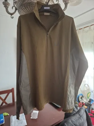 Camiseta cuello alto cremallera verde oliva XL