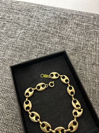 Pulsera bañada en oro 24k