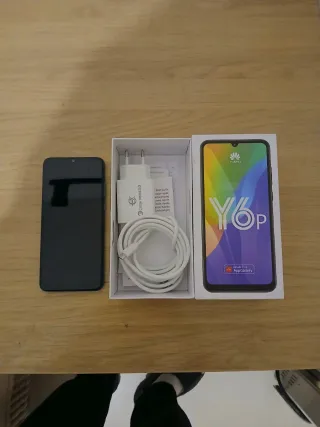 Telefono cellulare Huawei Y6p in perfette condizioni