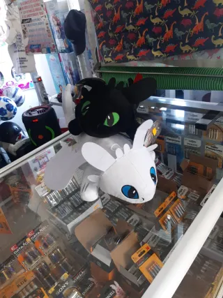 Peluche Dragón Negro y Blanco