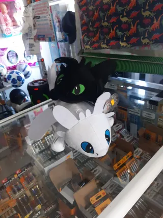 Peluche Dragón Negro y Blanco