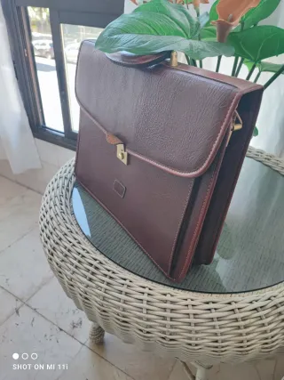 Maletín de piel marrón