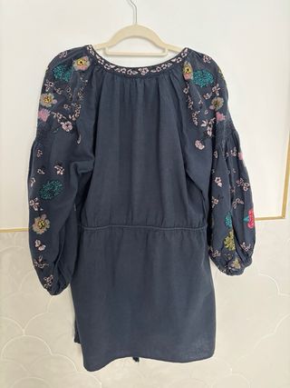 Vestido Zara bordado floral azul