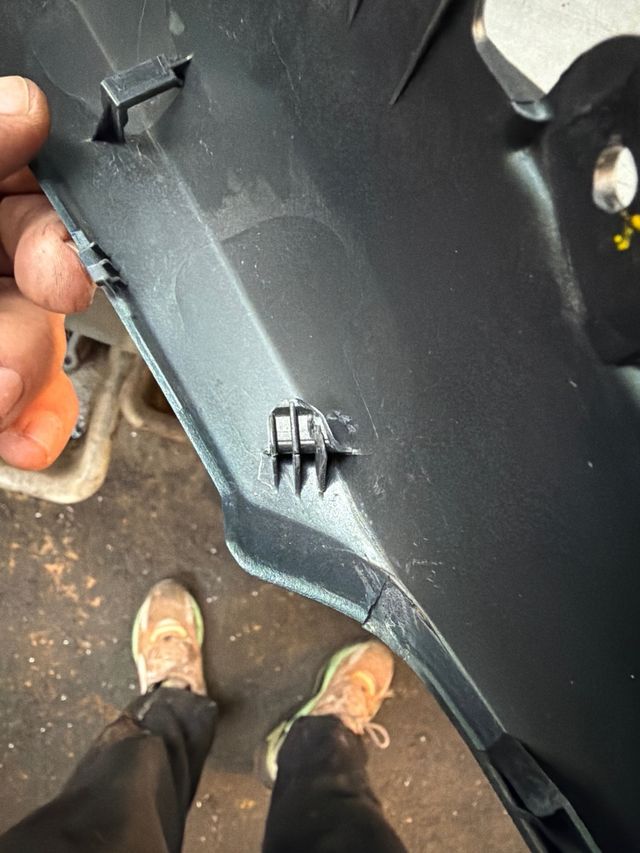 Tapa colín derecha Yamaha T-Max 560 2023