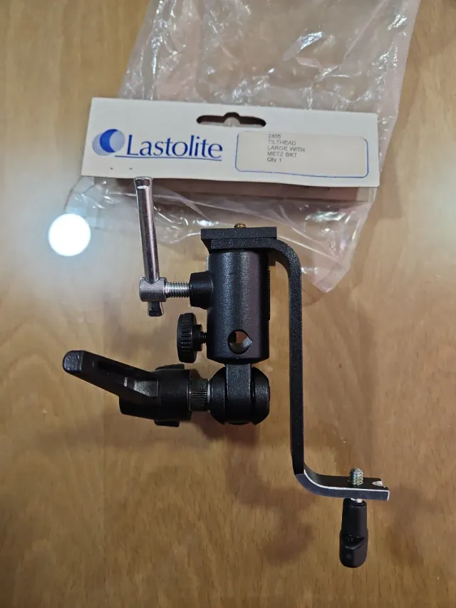 Rótula Lastrolite para Focos y Flashes