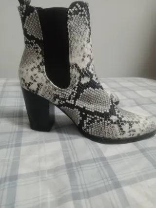 Botas de tacón serpiente