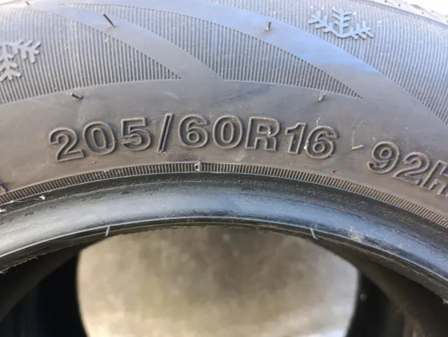 Pneumatici da neve 205/60R16 92H