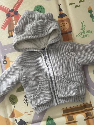 Chaqueta Kiabi gris 12 meses