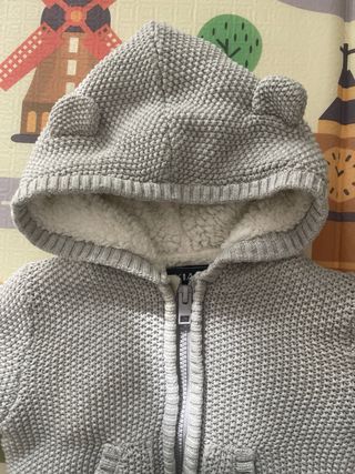 Chaqueta Kiabi gris 12 meses