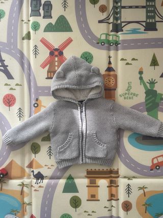 Chaqueta Kiabi gris 12 meses
