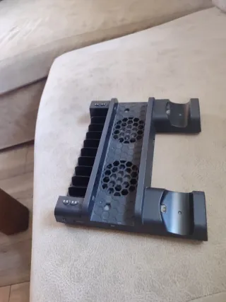 Soporte Vertical PS4 con Refrigeración