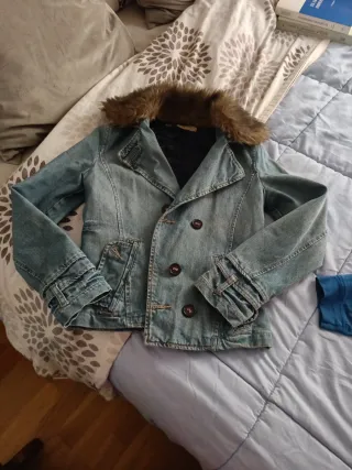 Chaqueta vaquera con forro interior y pelo cuello