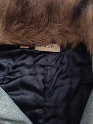 Chaqueta vaquera con forro interior y pelo cuello
