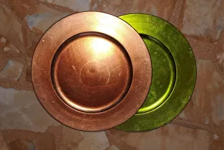 Sottopiatti oro e verdi