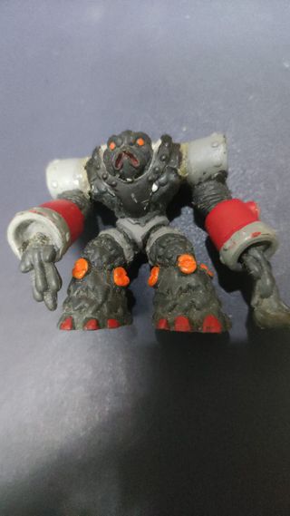 Gormiti Neorganic Petrolius 4,5 cm