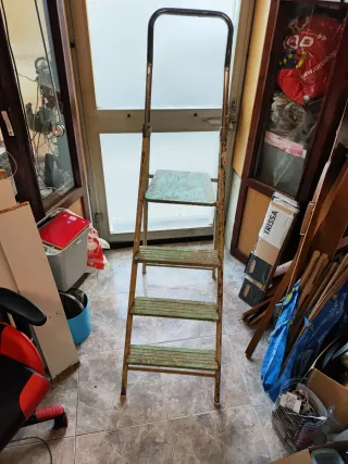 Escalera de pintor plegable