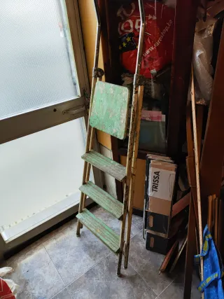 Escalera de pintor plegable