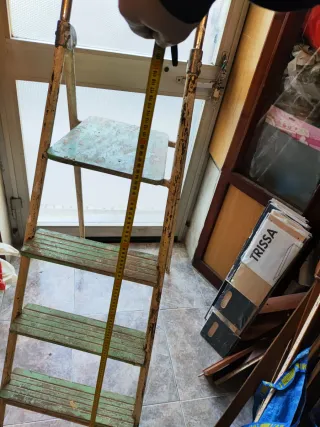 Escalera de pintor plegable