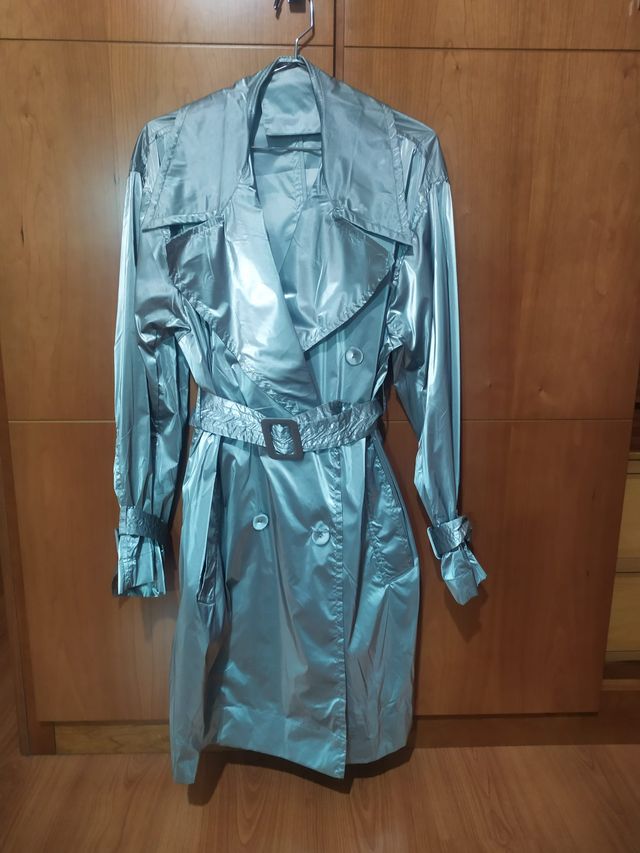 GABARDINA METÁLICA PARA MUJER