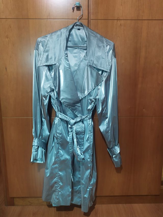 GABARDINA METÁLICA PARA MUJER