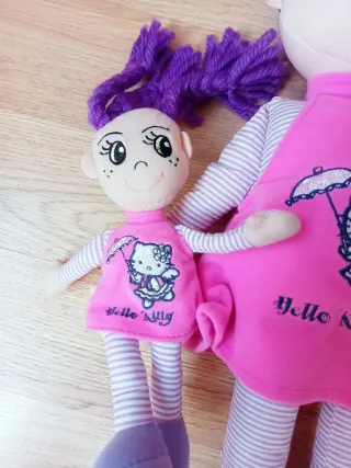Muñeca Hello Kitty suave morada Nueva con etiqueta