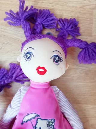 Muñeca Hello Kitty suave morada Nueva con etiqueta
