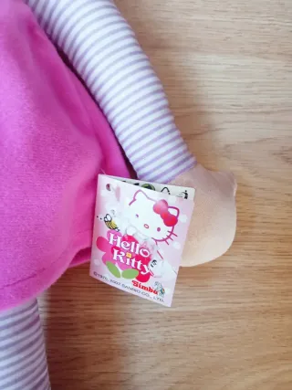 Muñeca Hello Kitty suave morada Nueva con etiqueta