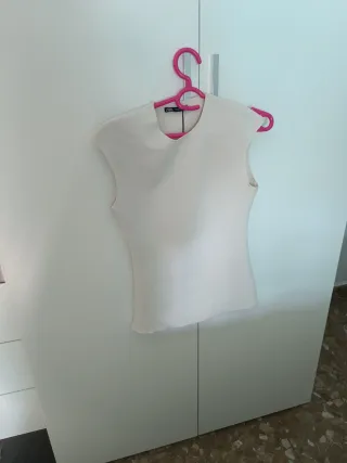 Camiseta Zara tirante beige Talla M